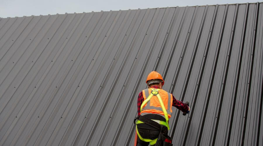 Expert Emergency Roof Repairs services in Brewster, MN